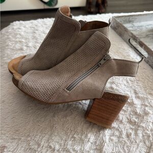 Sofft Taupe Heeled Boots with Zipper